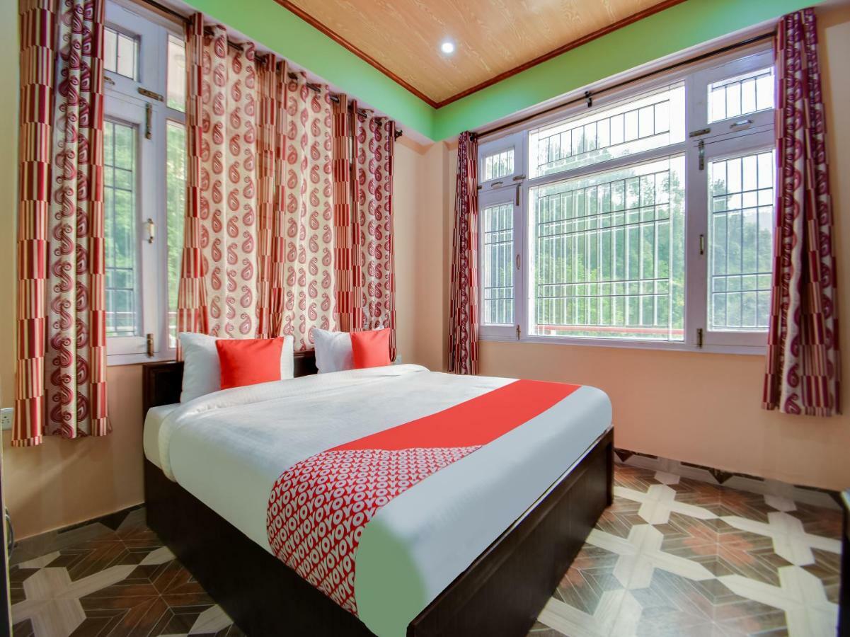 Oyo 45320 Hotel Mars Агартала Екстер'єр фото