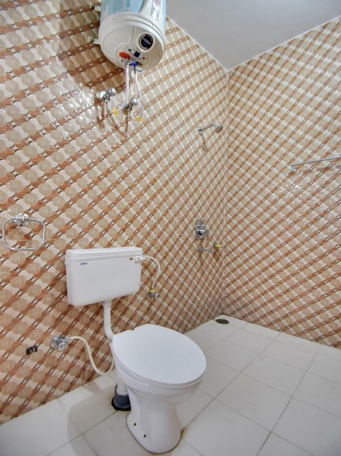 Oyo 45320 Hotel Mars Агартала Екстер'єр фото